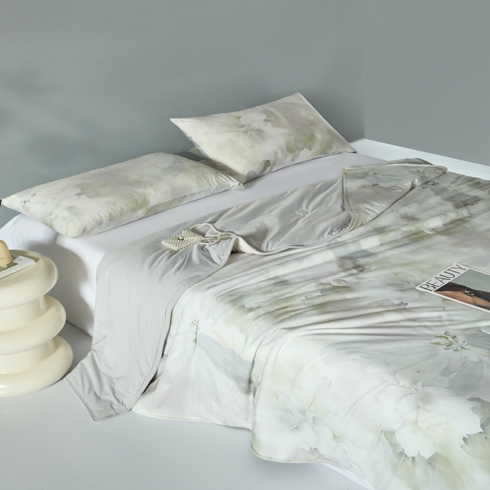 91家纺网 家纺一手货源 找家纺 2025春夏新款100%双面锦纶美式印花夏被凉感空调被 花开半夏