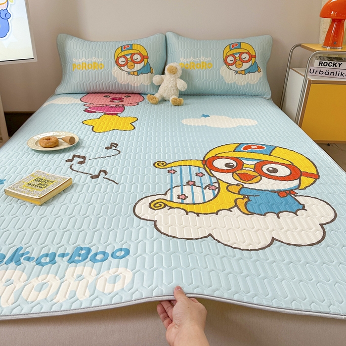 91家纺网 家纺一手货源 找家纺 金爱家2025新款啵乐乐乳胶凉席 凉席音乐派对