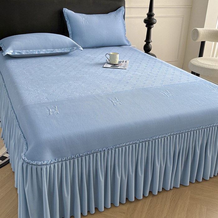 91家纺网 家纺一手货源 找家纺 鑫琪莱  2025新款5D立体雕花凉感豆豆冰丝床裙三件套 床裙H款-蓝