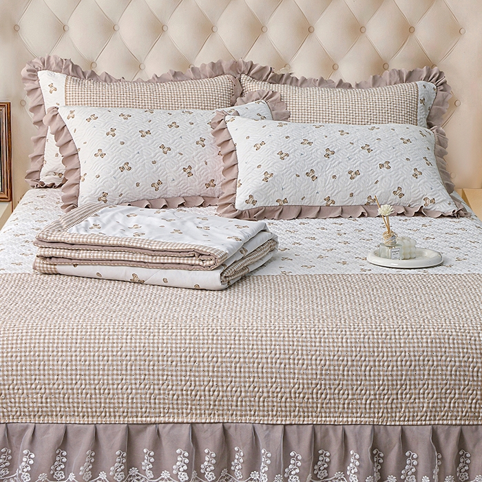 91家纺网 家纺一手货源 找家纺 梦柏 2025新款韩版双层纱夹棉绗缝床盖夏被四件套 小熊