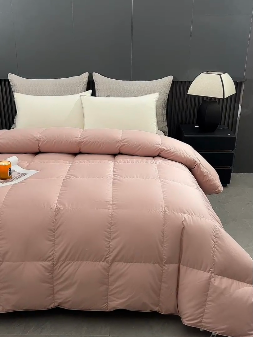 91家纺网 家纺一手货源 找家纺 御眠纺羽绒被壳 2025新款1全棉纯色全棉贡缎羽绒被羽绒被壳单层立体边 粉色