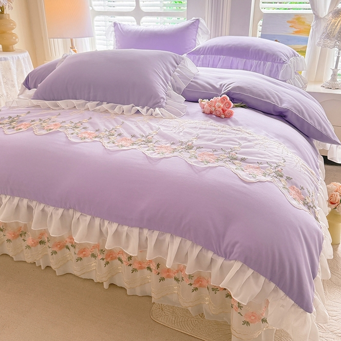 91家纺网 家纺一手货源 找家纺 大麦家纺2025新款年新款亲肤花边款床盖四件套  甜心小姐-香芋紫
