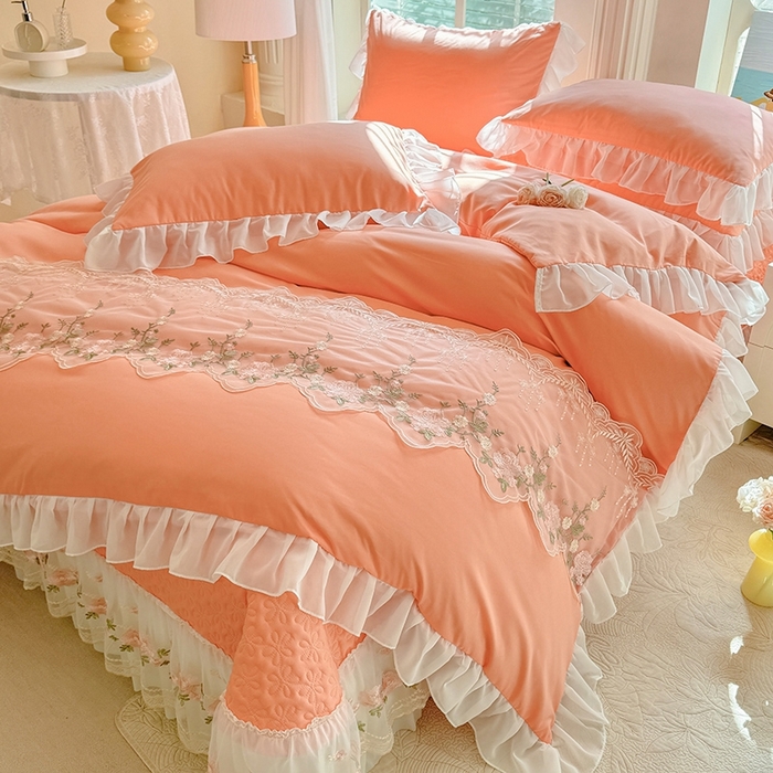 91家纺网 家纺一手货源 找家纺 大麦家纺2025新款年新款亲肤花边款床盖四件套  甜心小姐-落日橘