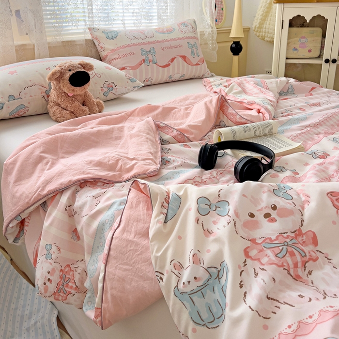 91家纺网 家纺一手货源 找家纺 2025春夏新款嵌绳款云柔水洗棉单夏被夏凉被空调被 嵌绳夏被-甜品可爱狗