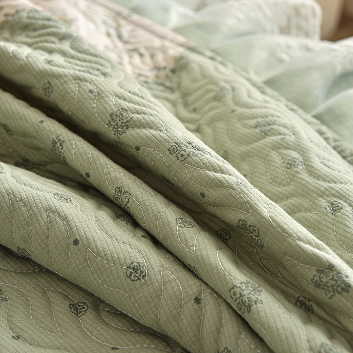 91家纺网 家纺一手货源 找家纺 梦柏 2025新款韩版双层纱夹棉绗缝床盖夏被四件套 林荫