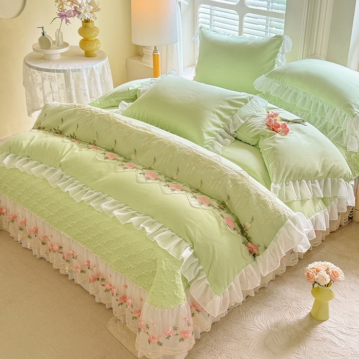 91家纺网 家纺一手货源 找家纺 大麦家纺2025新款年新款亲肤花边款床盖四件套  甜心小姐-青提绿