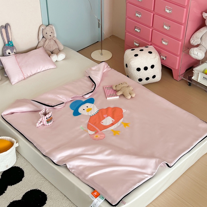91家纺网 家纺一手货源 找家纺 喜多兔儿童家纺 2025新款60S兰精天丝睡袋防踢被 粉色礼帽鸭