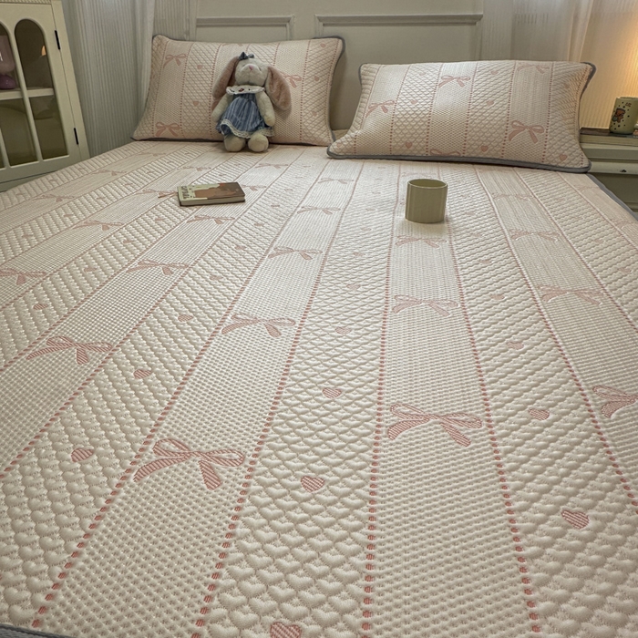 91家纺网 家纺一手货源 找家纺 金爱家 2025新款430克中分子豆豆席凉席席子 豆豆席-蝴蝶结粉