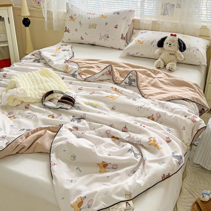 91家纺网 家纺一手货源 找家纺 2025春夏新款嵌绳款云柔水洗棉单夏被夏凉被空调被 嵌绳夏被-童年狗