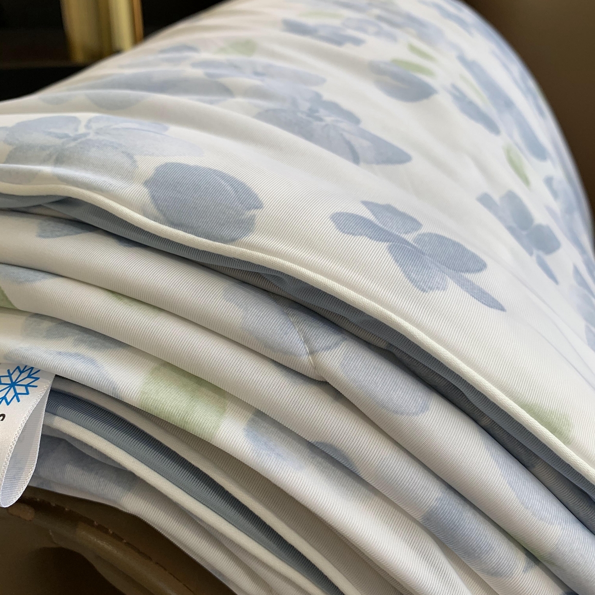 91家纺网 家纺一手货源 找家纺 2025新款小冰皮夏凉被锦纶氨纶面料空调夏被凉感丝单夏被空调被 清凉一夏蓝