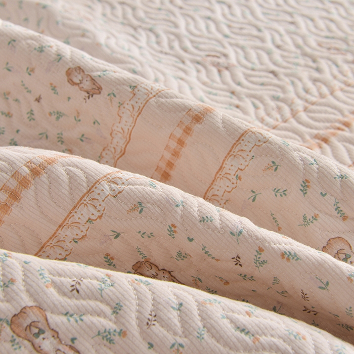 91家纺网 家纺一手货源 找家纺 梦柏 2025新款韩版双层纱夹棉绗缝床盖夏被四件套 萌小兔