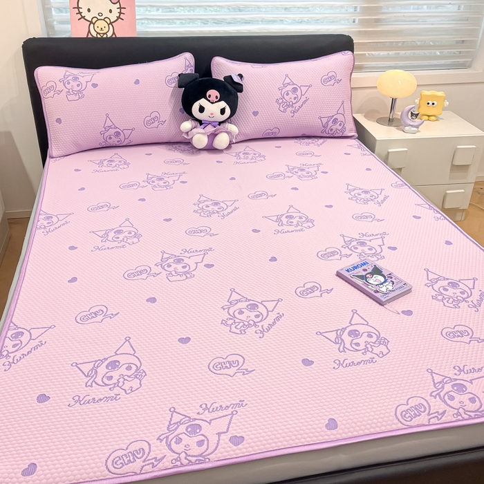 91家纺网 家纺一手货源 找家纺 2025新款三丽鸥正版授权A类提花冰豆豆凉席平铺款床笠款系列_1409 冰豆豆-库洛米-紫