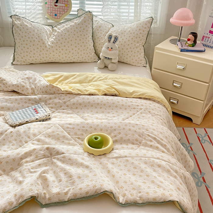 91家纺网 家纺一手货源 找家纺 优承佳生活馆 2025新款云感双层纱浪漫小花边抗菌夏被子被芯 田园牧歌