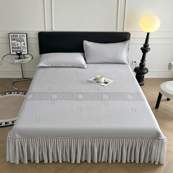 91家纺网 家纺一手货源 找家纺 鑫琪莱  2025新款5D立体雕花凉感豆豆冰丝床裙三件套 床裙D款-灰