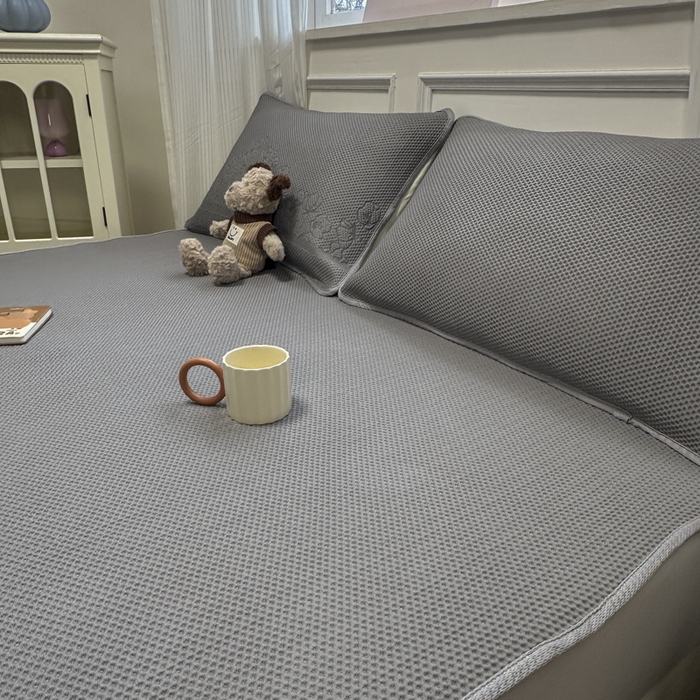 91家纺网 家纺一手货源 找家纺 金爱家 2025新款430克中分子豆豆席凉席席子 豆豆席-繁华灰