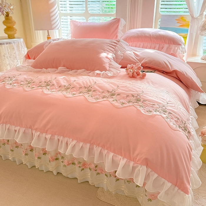 91家纺网 家纺一手货源 找家纺 大麦家纺2025新款年新款亲肤花边款床盖四件套  甜心小姐-香槟玉