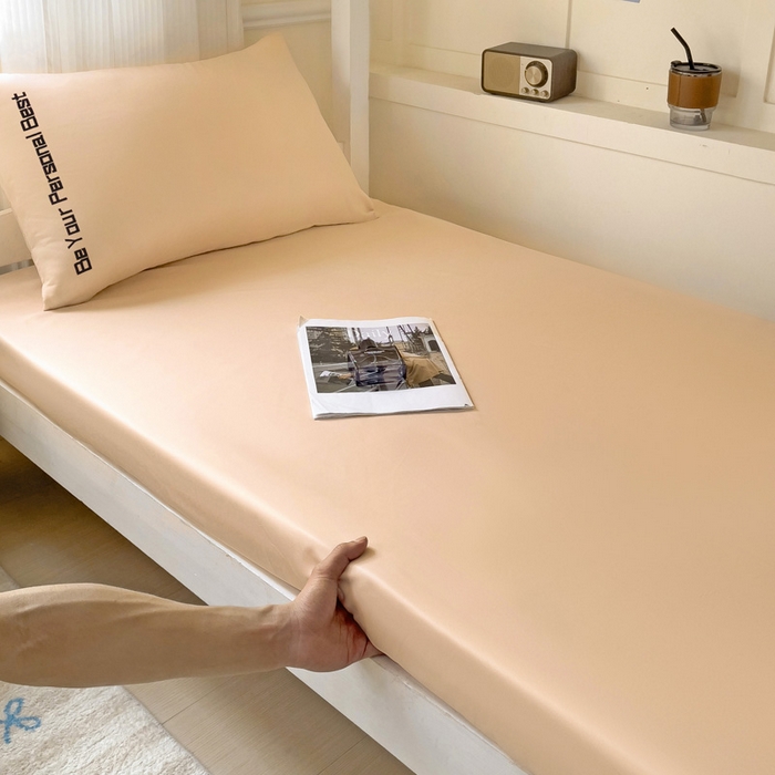 91家纺网 家纺一手货源 找家纺 纽缦家纺 2025新款纯色提花学生冰丝床笠 麦穗黄