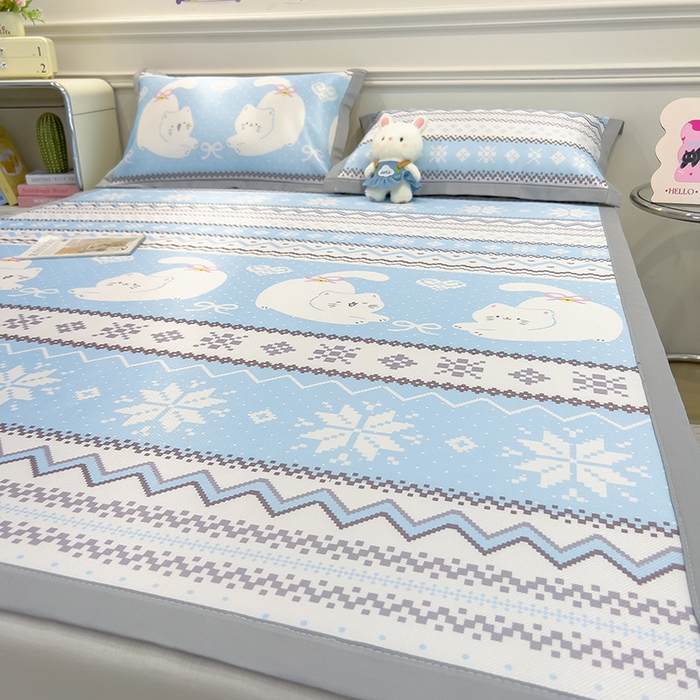 91家纺网 家纺一手货源 找家纺 摩妮卡 2025小清新数码冰丝席 碳光席三件套 蓝调喵影