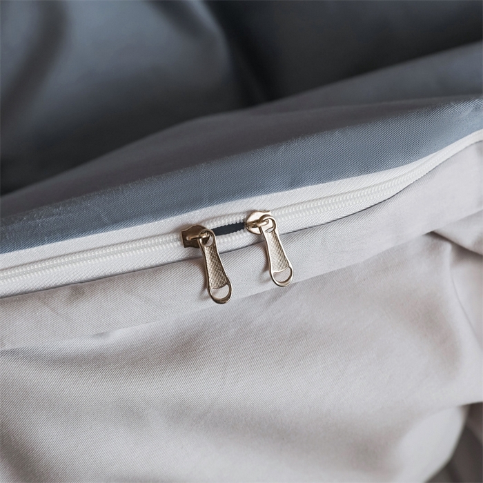 91家纺网 家纺一手货源 找家纺 启程2025新款全棉纯色双拼无印风四件套 牛仔蓝+绅士灰