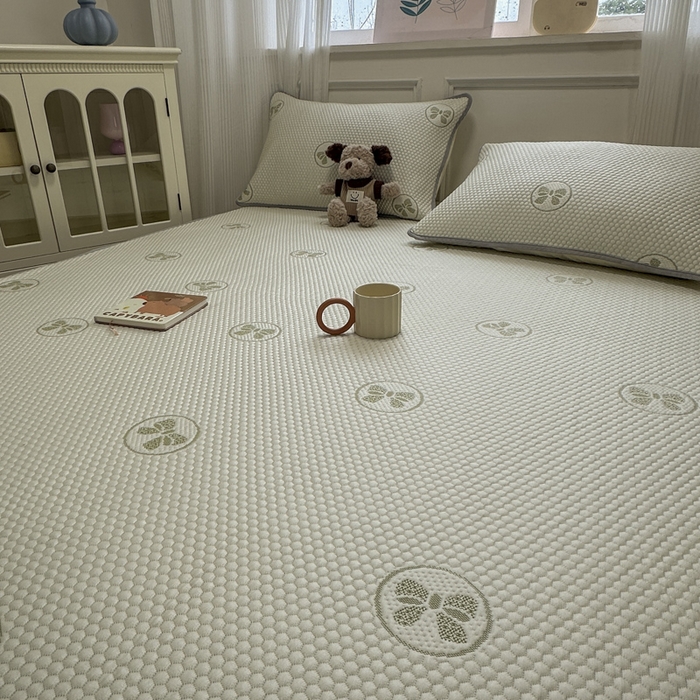 91家纺网 家纺一手货源 找家纺 金爱家 2025新款430克中分子豆豆席凉席席子 豆豆席-蝴蝶结绿