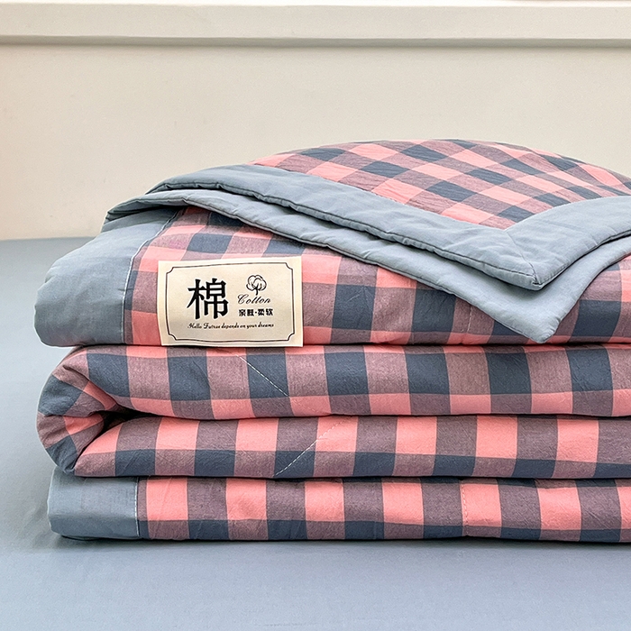 91家纺网 家纺一手货源 找家纺 鸣升家纺 2025新款100%里外全棉棉花夏被无印风全棉色织水洗棉夏凉被空调被夏被春秋被单人可机洗 粉灰小格