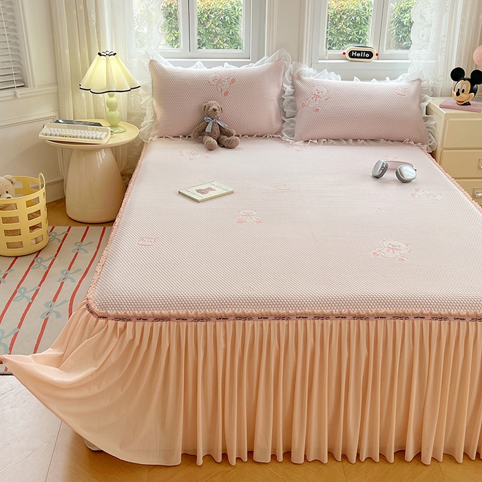 91家纺网 家纺一手货源 找家纺 梦舒羽 2025春夏新款冰豆豆凉席席子-床裙款 凉豆豆-小熊粉