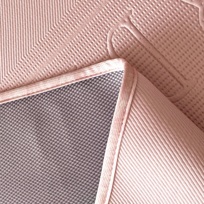 91家纺网 家纺一手货源 找家纺 （总）鑫琪莱  2025新款5D立体雕花凉感豆豆冰丝床裙三件套