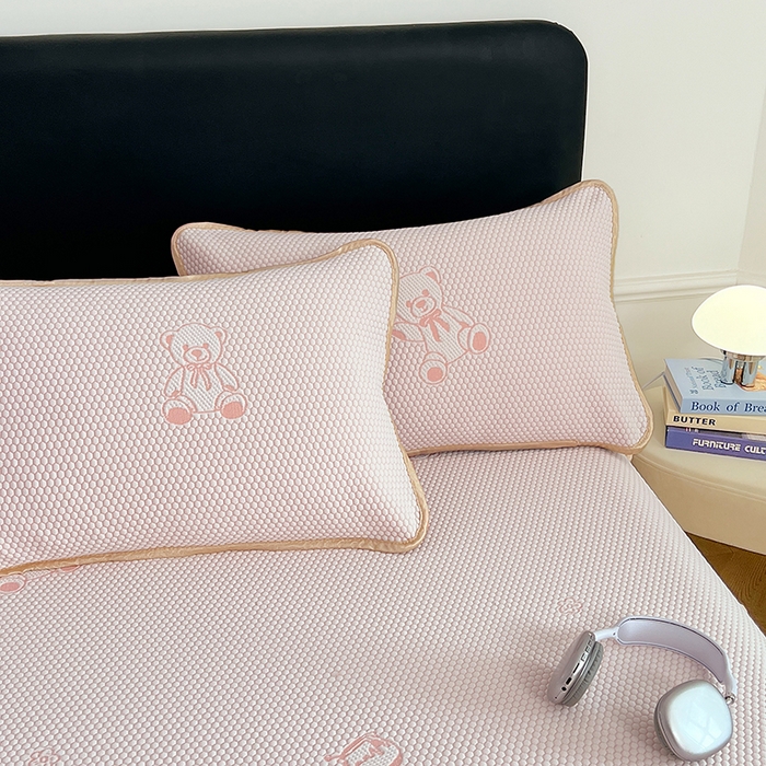 91家纺网 家纺一手货源 找家纺 梦舒羽 2025新款凉感冰豆豆凉席枕套可水洗冰丝宿舍一只装枕头套一对枕芯套 冰豆豆-小熊粉