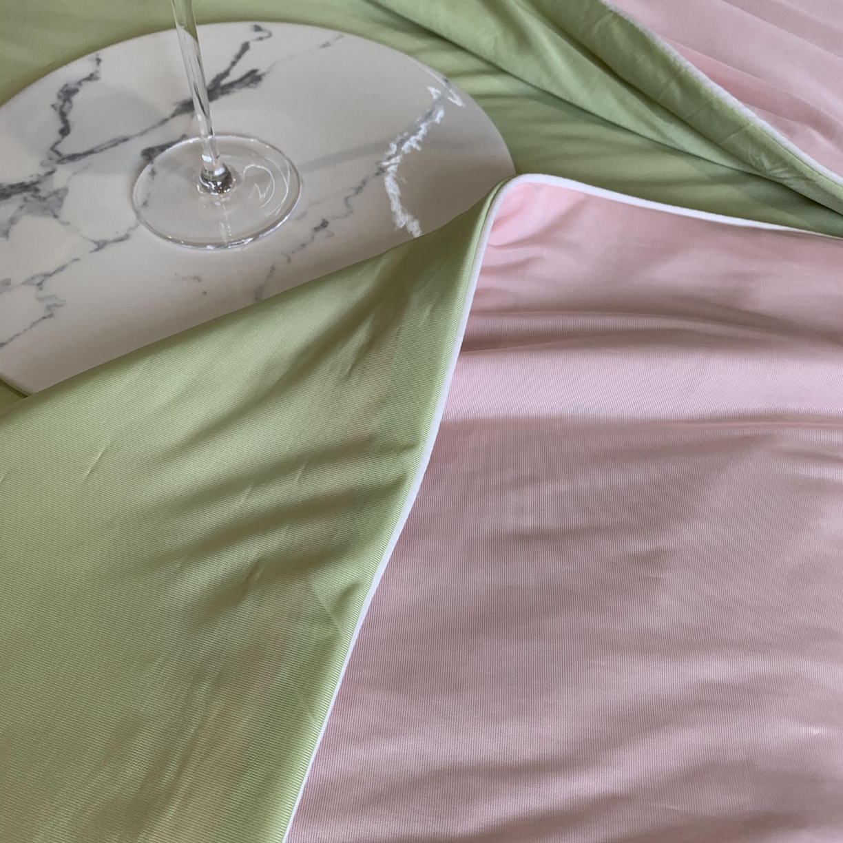 91家纺网 家纺一手货源 找家纺 2025新款小冰皮夏凉被锦纶氨纶面料空调夏被凉感丝单夏被空调被 清凉西瓜