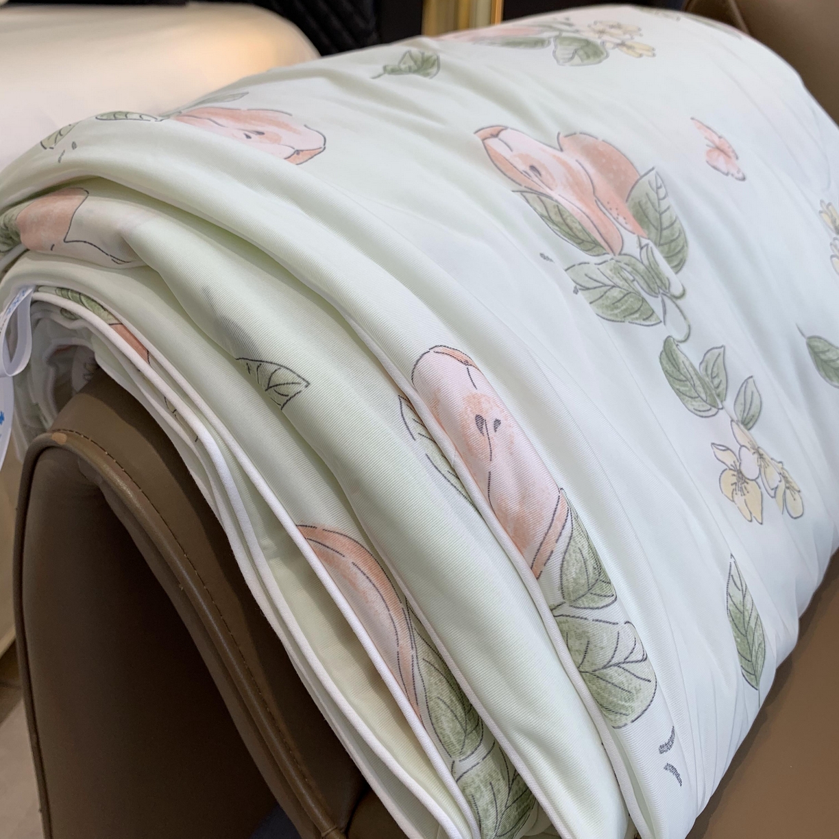 91家纺网 家纺一手货源 找家纺 2025新款小冰皮夏凉被锦纶氨纶面料空调夏被凉感丝单夏被空调被 香梨