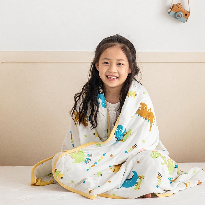 91家纺网 家纺一手货源 找家纺 嗨生活2025年儿童夏被 幼儿园夏被 凉感丝夏被 漫画恐龙