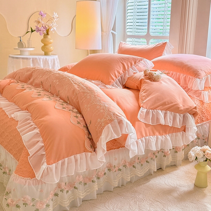 91家纺网 家纺一手货源 找家纺 大麦家纺2025新款年新款亲肤花边款床盖四件套  甜心小姐-落日橘