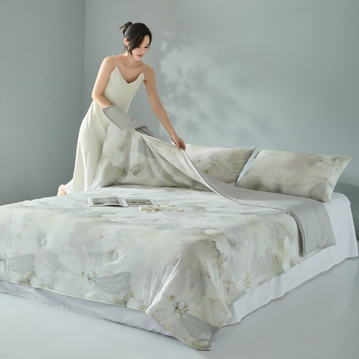 91家纺网 家纺一手货源 找家纺 2025春夏新款100%双面锦纶美式印花夏被凉感空调被 花开半夏