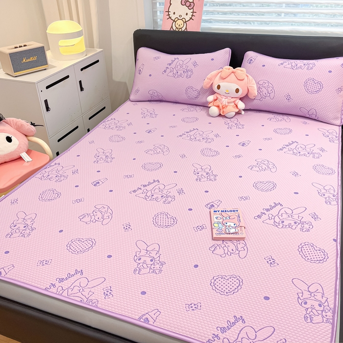 91家纺网 家纺一手货源 找家纺 2025新款三丽鸥正版授权A类提花冰豆豆凉席平铺款床笠款系列_1409 冰豆豆-美乐蒂-紫