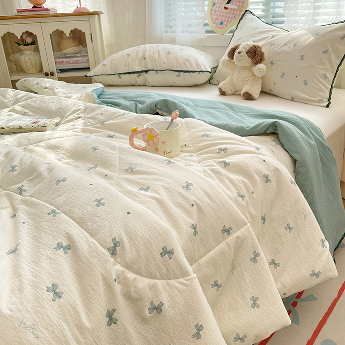 91家纺网 家纺一手货源 找家纺 优承佳生活馆 2025新款云感双层纱浪漫小花边抗菌夏被子被芯 爱心蝴蝶结