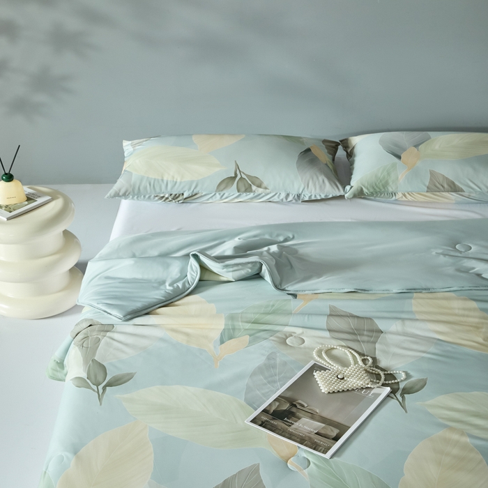 91家纺网 家纺一手货源 找家纺 2025春夏新款100%双面锦纶美式印花夏被凉感空调被 清新叶语