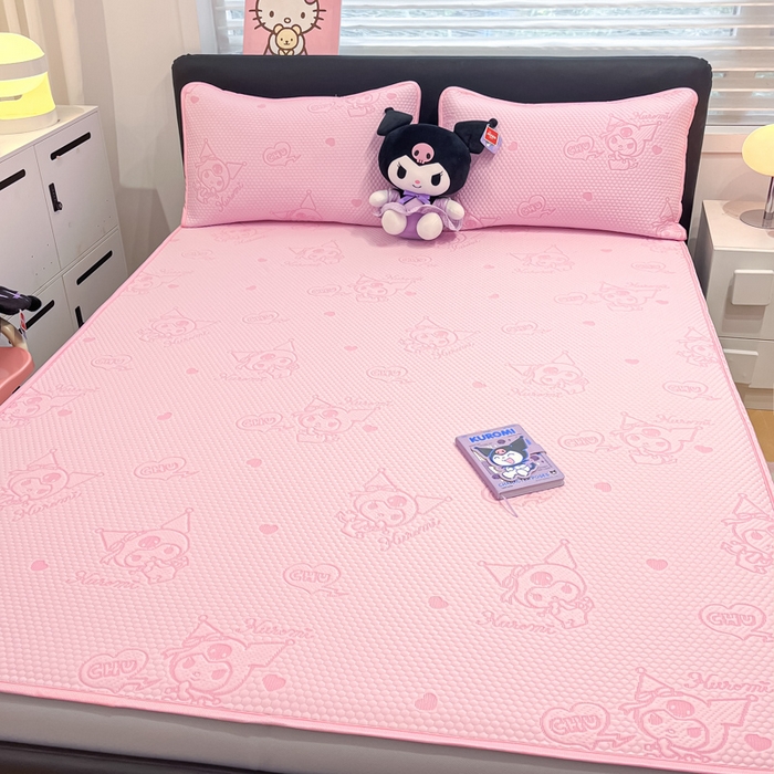 91家纺网 家纺一手货源 找家纺 八零年代 2025新款三丽鸥正版授权A类提花冰豆豆凉席平铺款床笠款系列 冰豆豆-库洛米-粉