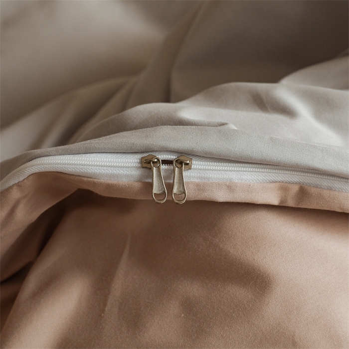 91家纺网 家纺一手货源 找家纺 启程2025新款全棉纯色双拼无印风四件套 绅士灰+杏仁