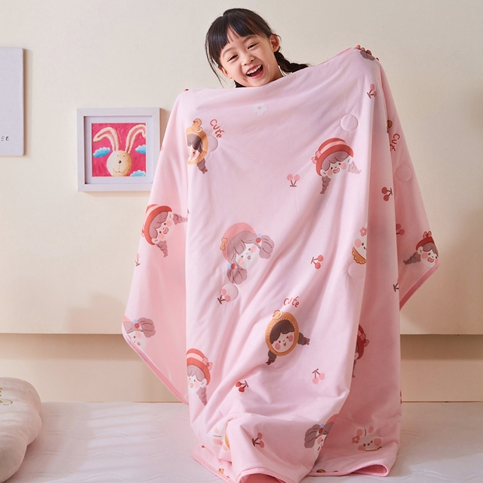 91家纺网 家纺一手货源 找家纺 嗨生活2025年儿童夏被 幼儿园夏被 凉感丝夏被 俏皮女孩