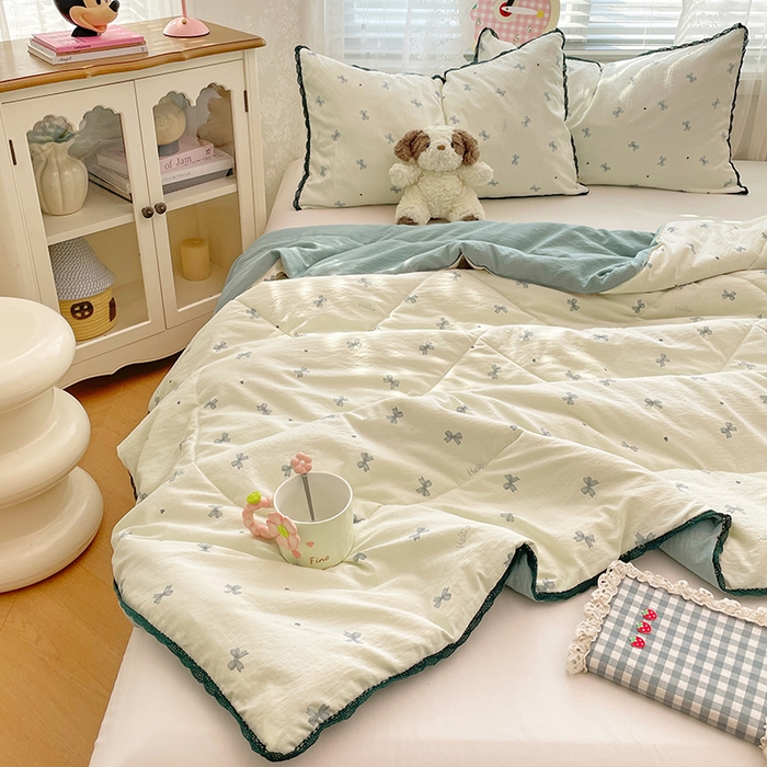 91家纺网 家纺一手货源 找家纺 优承佳生活馆 2025新款云感双层纱浪漫小花边抗菌夏被子被芯 爱心蝴蝶结