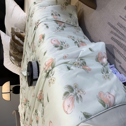 91家纺网 家纺一手货源 找家纺 2025新款小冰皮夏凉被锦纶氨纶面料空调夏被凉感丝单夏被空调被 香梨