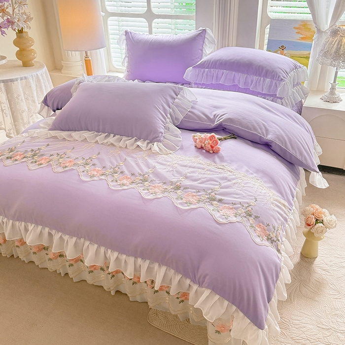 91家纺网 家纺一手货源 找家纺 大麦家纺2025新款年新款亲肤花边款床盖四件套  甜心小姐-香芋紫