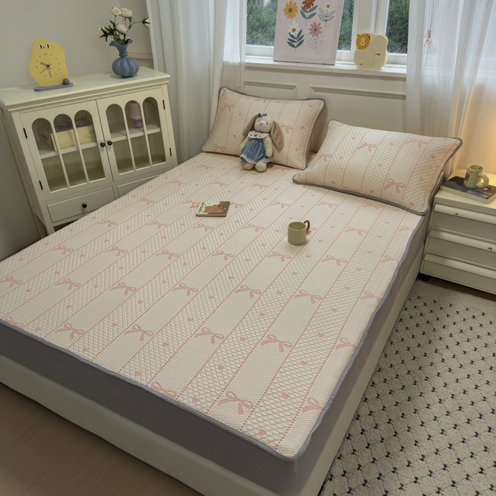 91家纺网 家纺一手货源 找家纺 金爱家 2025新款430克中分子豆豆席凉席席子 豆豆席-蝴蝶结粉