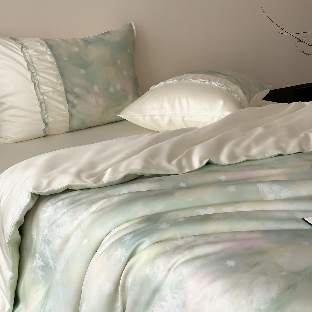 91家纺网 家纺一手货源 找家纺 （总）玉宇阁 2025春夏新款60S兰精天丝印花四件套-薇之白