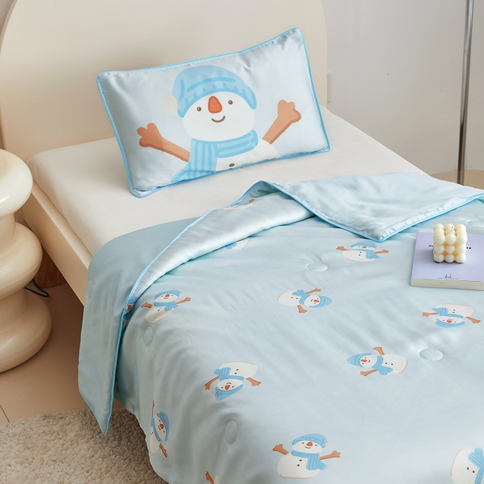 91家纺网 家纺一手货源 找家纺 荷马之梦 2025新款A类60s原创手绘卡通大豆纤维儿童夏被 小雪人