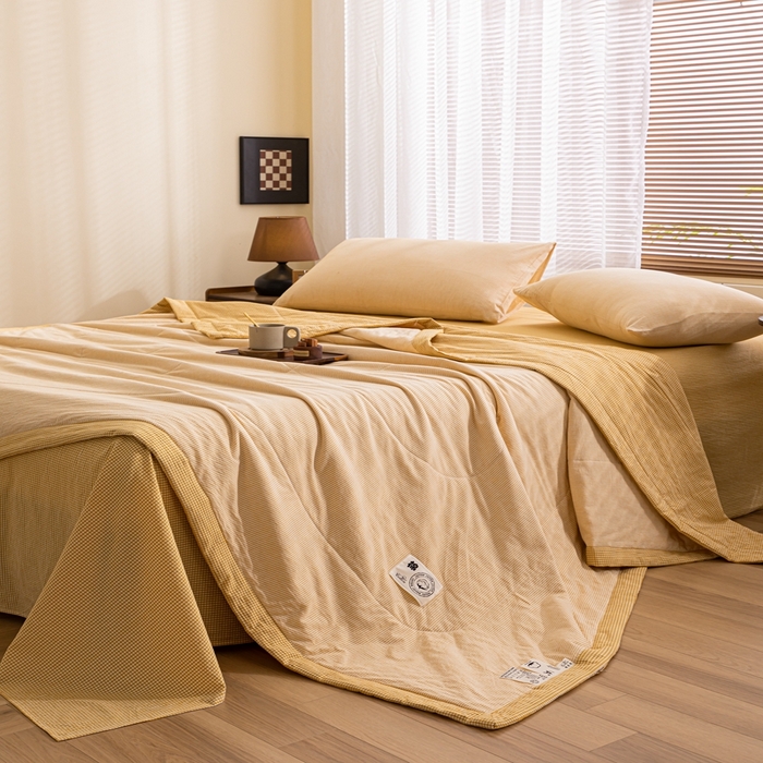 91家纺网 家纺一手货源 找家纺 鑫棉坊 2025新款全棉色织水洗棉A类棉花夏被可机洗空调被四件套床单枕套 浅杏谧境