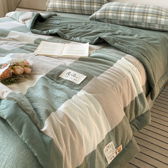 91家纺网 家纺一手货源 找家纺 2025梦初语新款无印风棉花夏被 绿大格