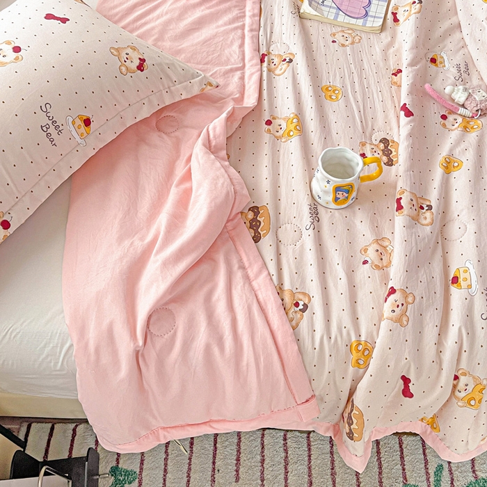 91家纺网 家纺一手货源 找家纺 富艺隆 2025新款水洗棉双层纱夏被 小熊甜饼