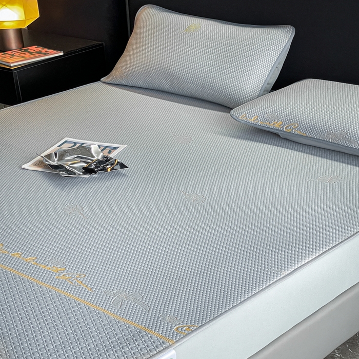 91家纺网 家纺一手货源 找家纺 2025新款提花冰豆豆凉席床笠床席三件套幸运草系列 幸运草-灰