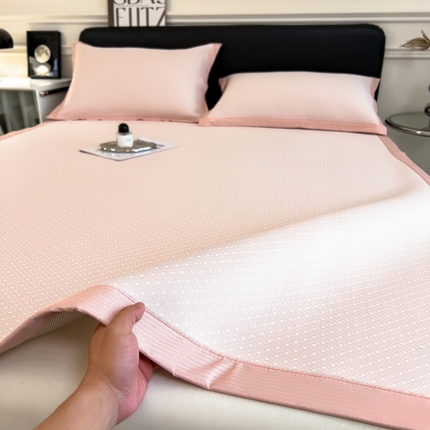 91家纺网 家纺一手货源 找家纺 （总）倾慕家纺 2025新款PE40肌理提花贴标席子凉席-床席款